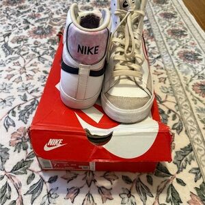 Nike Kids High-Top Sneakers - White and Purple